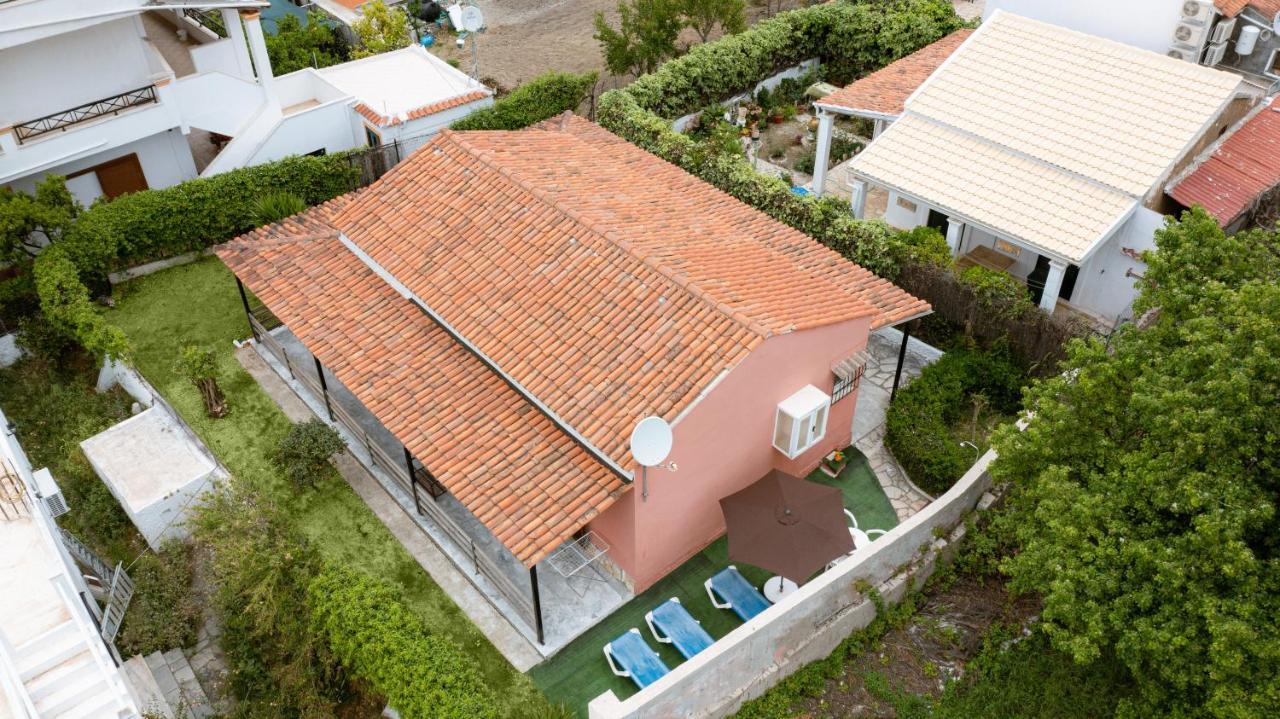 Villa Popi On The Beach Of Agios Gordios Агиос Гордиос Екстериор снимка