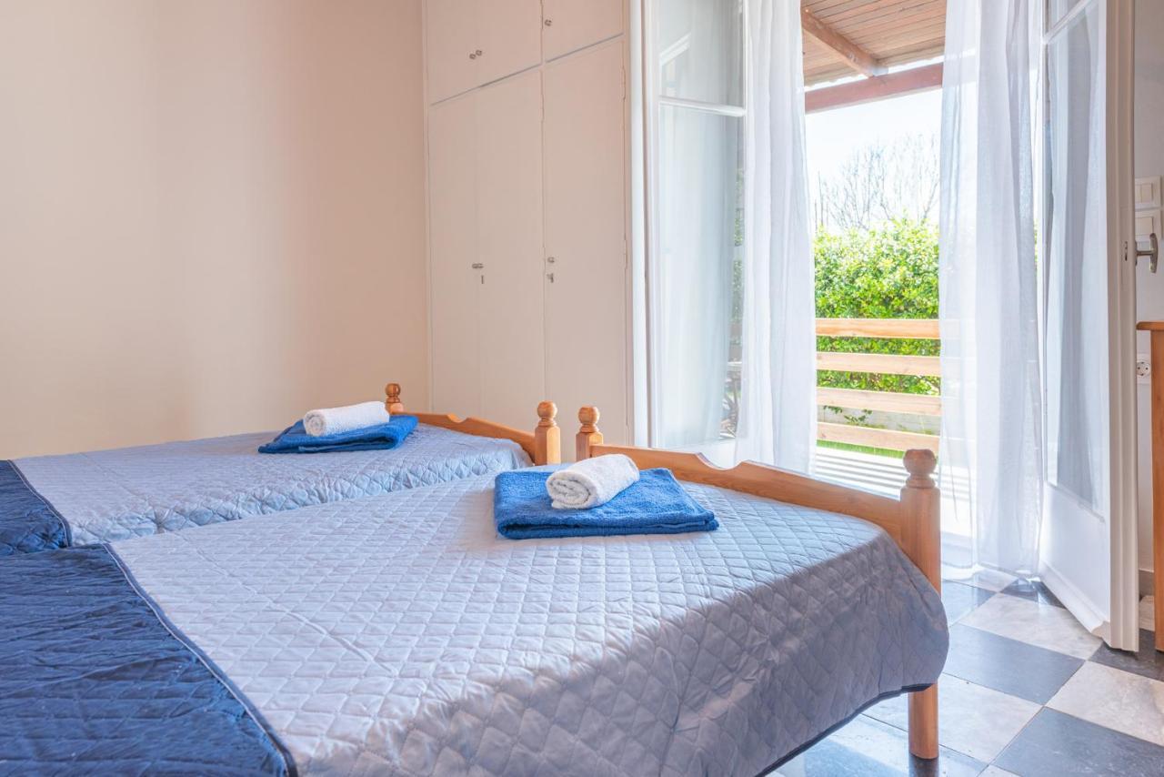 Villa Popi On The Beach Of Agios Gordios Агиос Гордиос Екстериор снимка